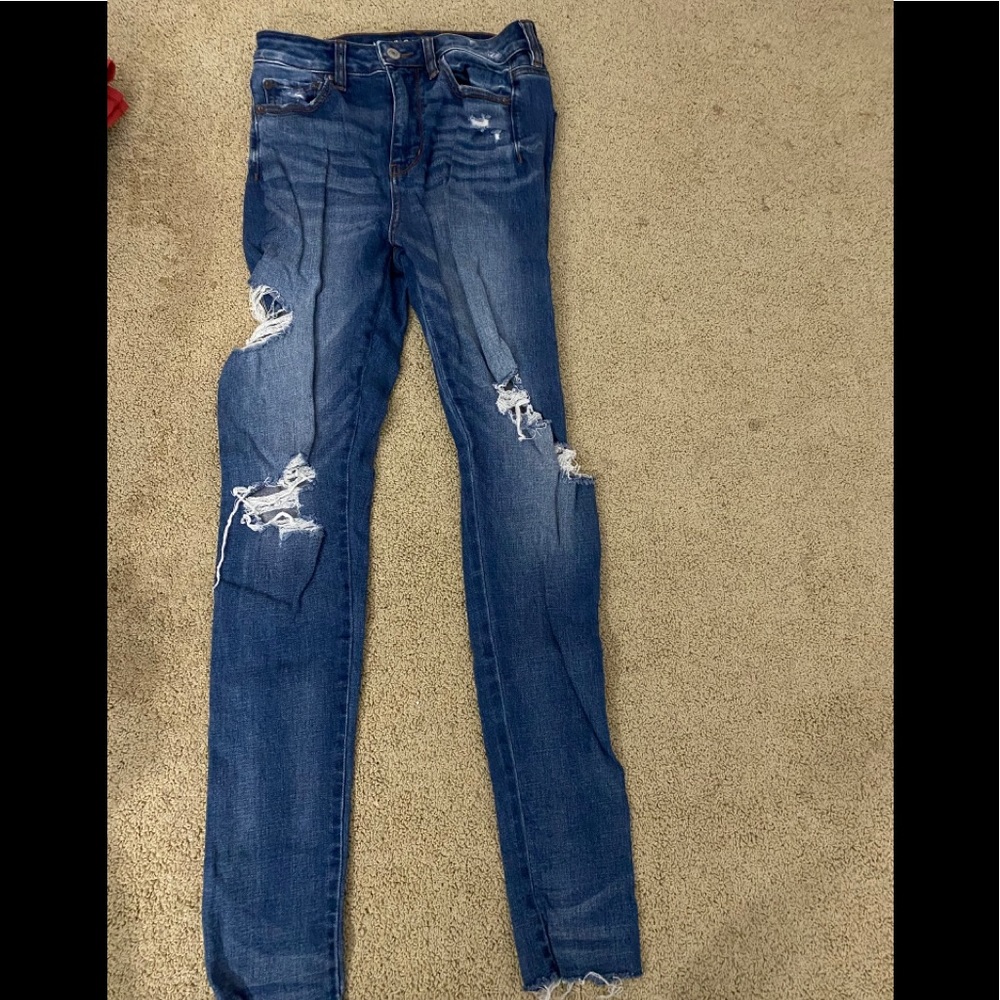 Ripped skinny jeans